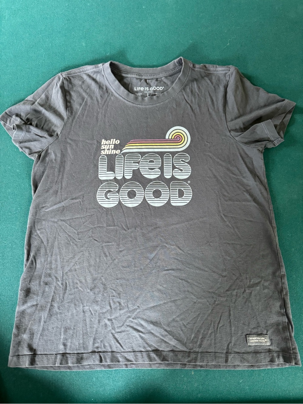 Life is Good Hello Sun Shine Retro Rainbow Crusher Tee Dark Gray Large